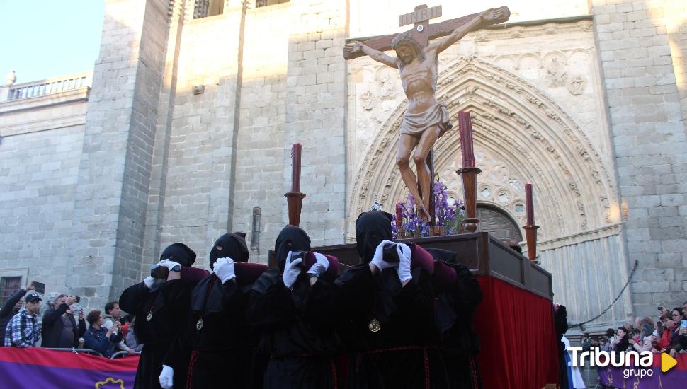 El Cristo de las Murallas preside la Procesión del Santo Entierro