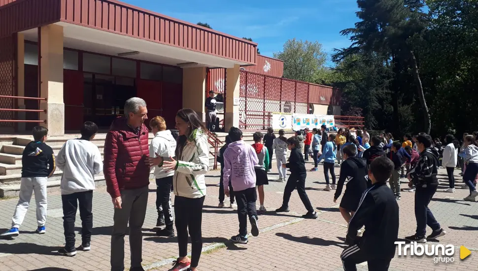  Más de 700 alumnos celebran el 'Día de la Educación Física en la calle'