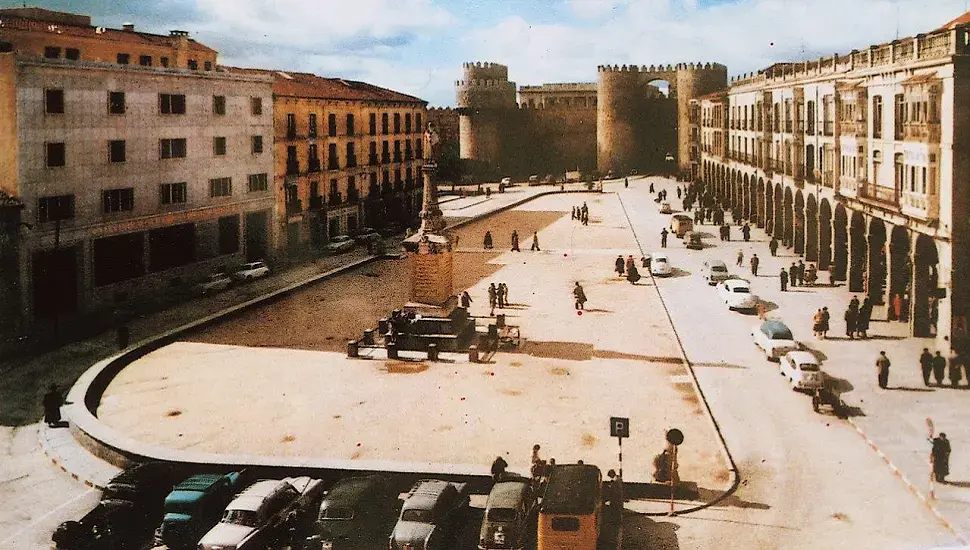 Plazas del Grande y del Chico, epicentro comercial y social de Ávila