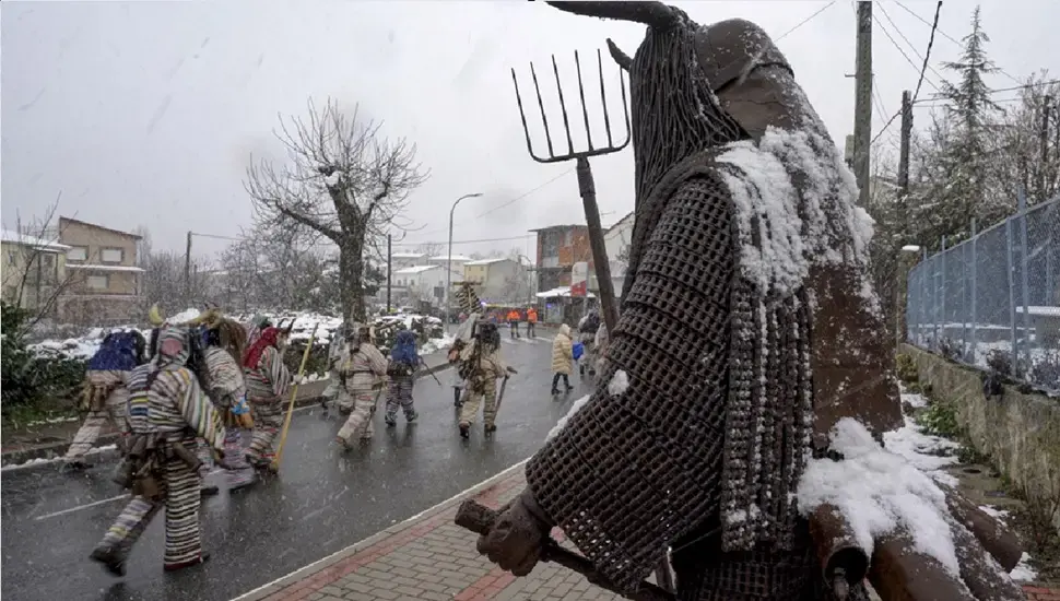 Los cucurrumachos de Navalosa, protagonistas del Domingo Gordo de carnaval