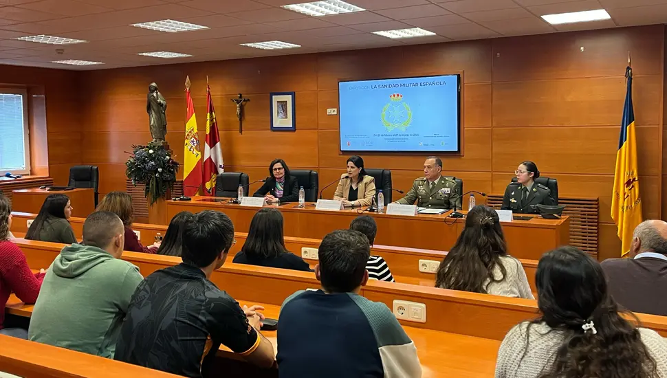 La UCAV inaugura la exposición 'La sanidad militar española'