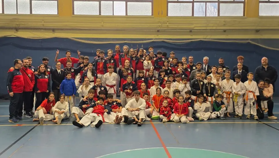 Un centenar de participantes en el karate de los Juegos Escolares