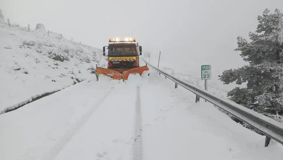 Quitanieves para asegurar la seguridad vial en las carreteras de la provincia