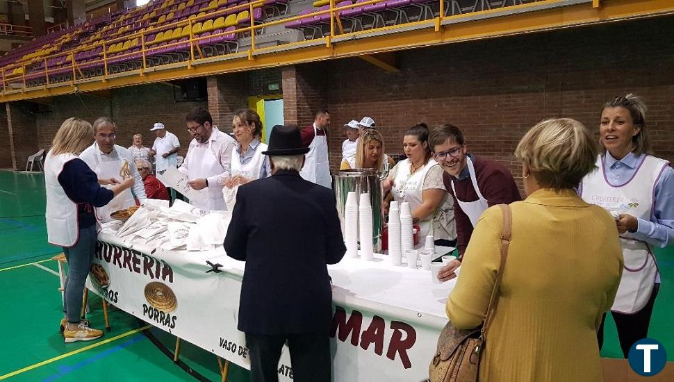 Más de 3.000 churros y un millar de raciones de chocolate para celebrar con los mayores el final de las fiestas