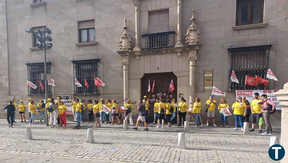 Manifestación para denunciar el "abandono" del servicio postal público