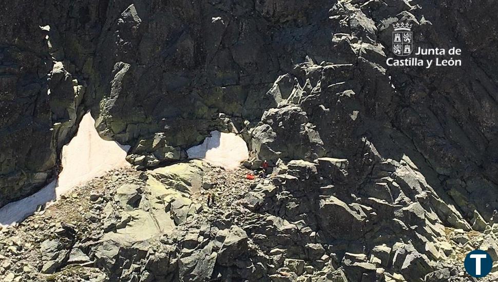 Rescatados dos montañeros tras caerse en el pico Ameal y en el Torozo, en la Sierra de Gredos   