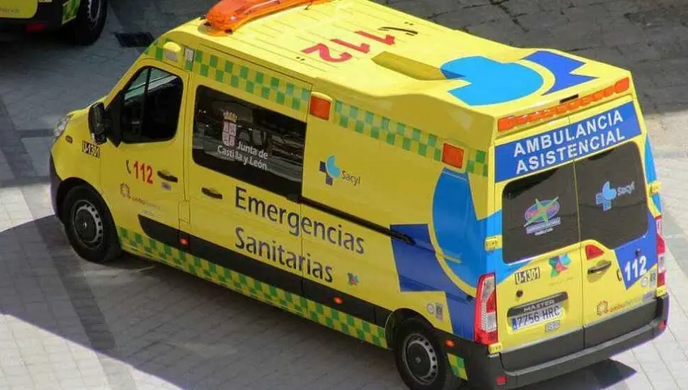 Heridos tres octogenarios al colisionar un turismo contra la pared de un lavadero de coches