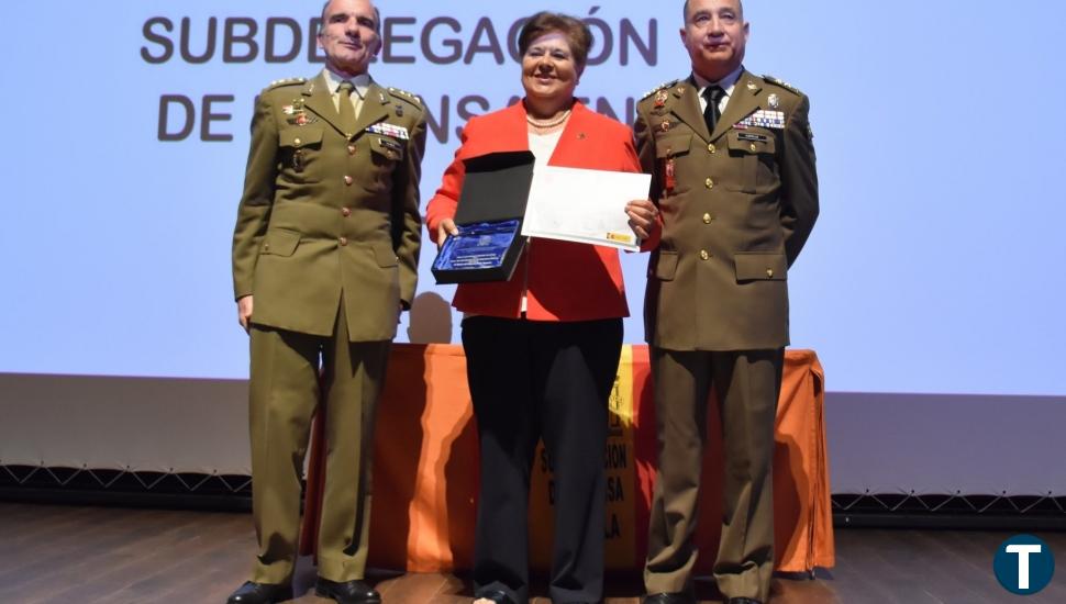 La rectora de la UCAV recibe la distinción 'Leal a las Fuerzas Armadas en Ávila'