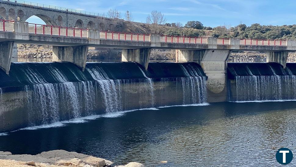 "El alcalde tiene 'manga por hombro' todo lo relacionado con el abastecimiento de agua de la ciudad"