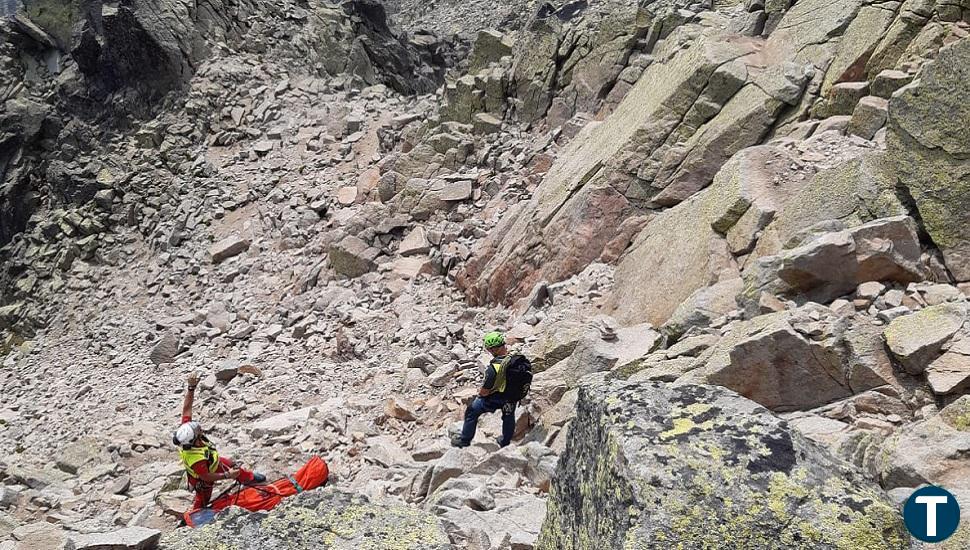 Rescatado el cuerpo sin vida de un senderista en el Pico Almanzor 