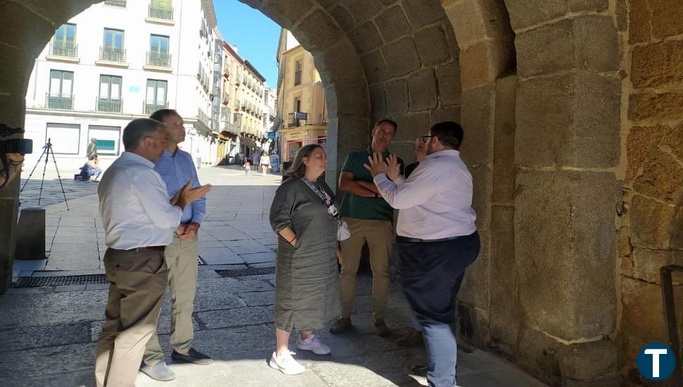 Intervención en la muralla para la realización de tareas de mantenimiento