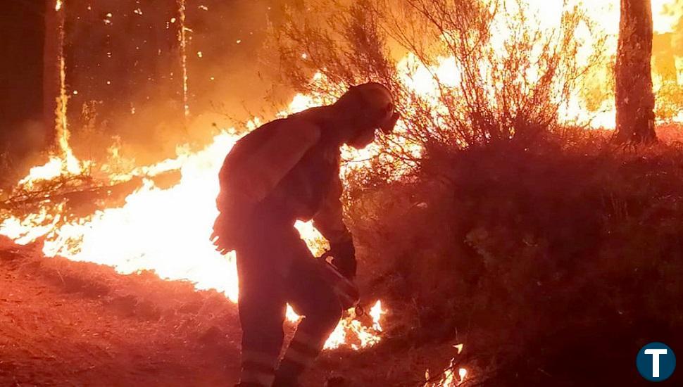 Trasladado por un golpe de calor un miembro del operativo que trabaja en Santa Cruz del Valle   