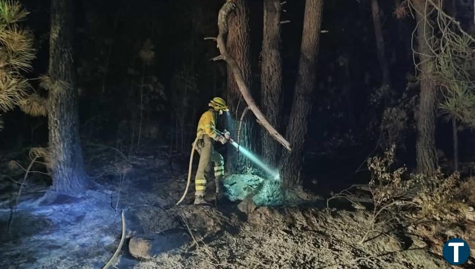 Asegurado el perímetro del incendio de Santa Cruz del Valle