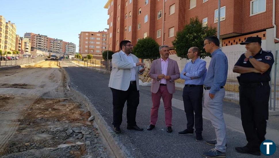 Cortada al tráfico este lunes la glorieta de confluencia de Agustín Rodríguez Sahagún con Camino del Gansino 