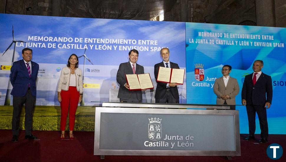 Mañueco reivindica el liderazgo de Castilla y León en energías verdes que se afianza con la planta de Las Navas del Marqués