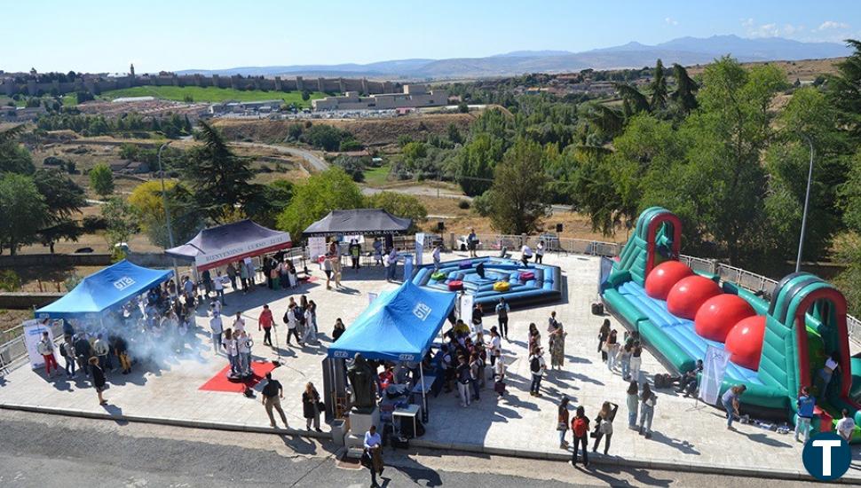 La UCAV da la bienvenida a sus alumnos presenciales con la vuelta de su 'Welcome Party'   