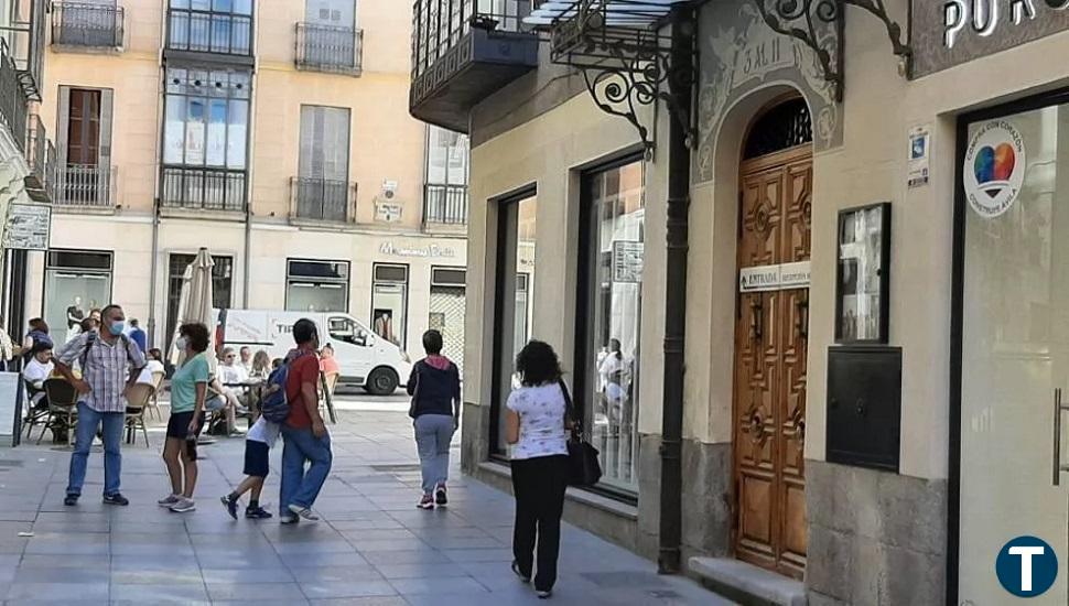 Arias señala que la campaña de cheques comercio del Ayuntamiento "llega tarde"