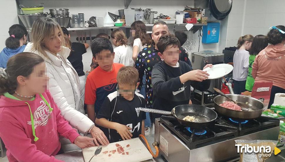 Un centenar de niños inician curso en los talleres infantiles y juveniles