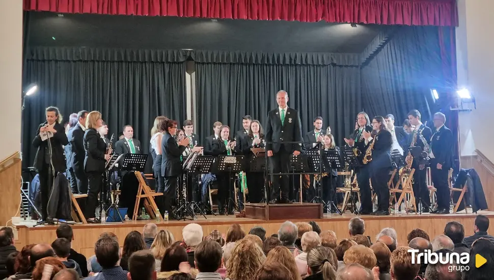 La Banda de Música de Cebreros da comienzo a la Navidad