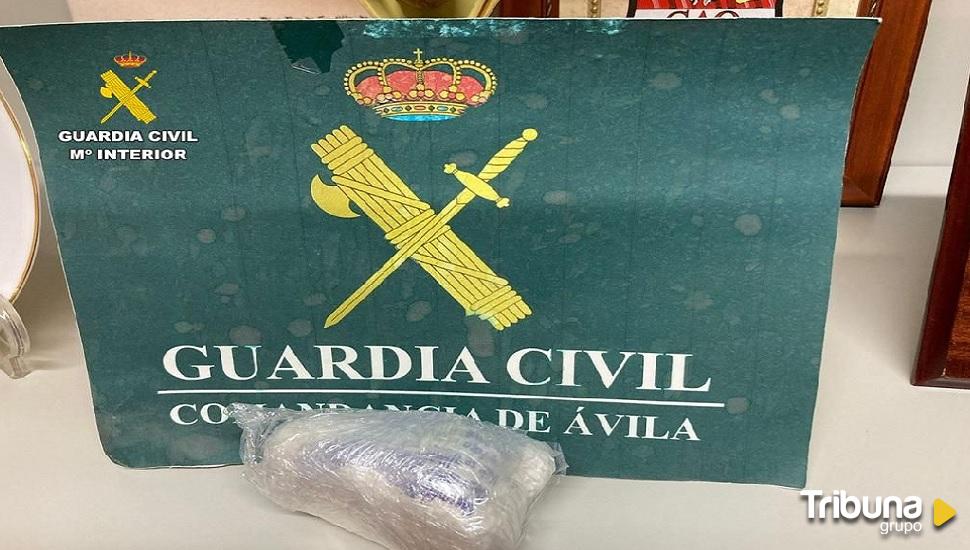 La Guardia Civil incauta más de 100 gramos de cocaína en un control de personas y vehículo