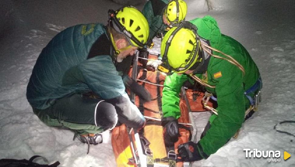 Rescatada una mujer de 75 años herida en la subida al refugio Victory en Guisando