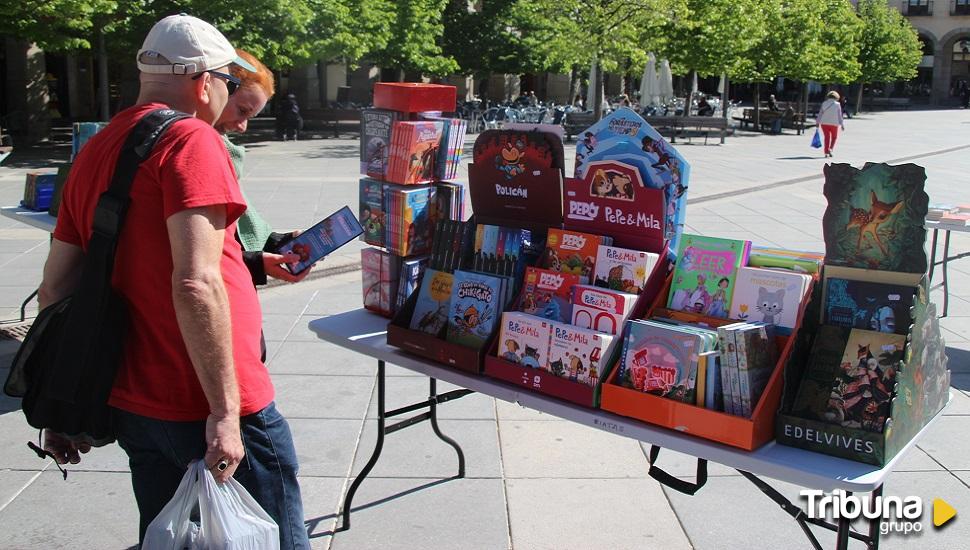 Libros en la calle para fomentar la lectura