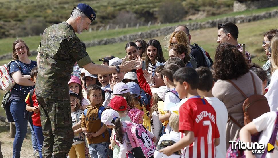 El rey Felipe VI conoce la labor del Seprona en Gredos