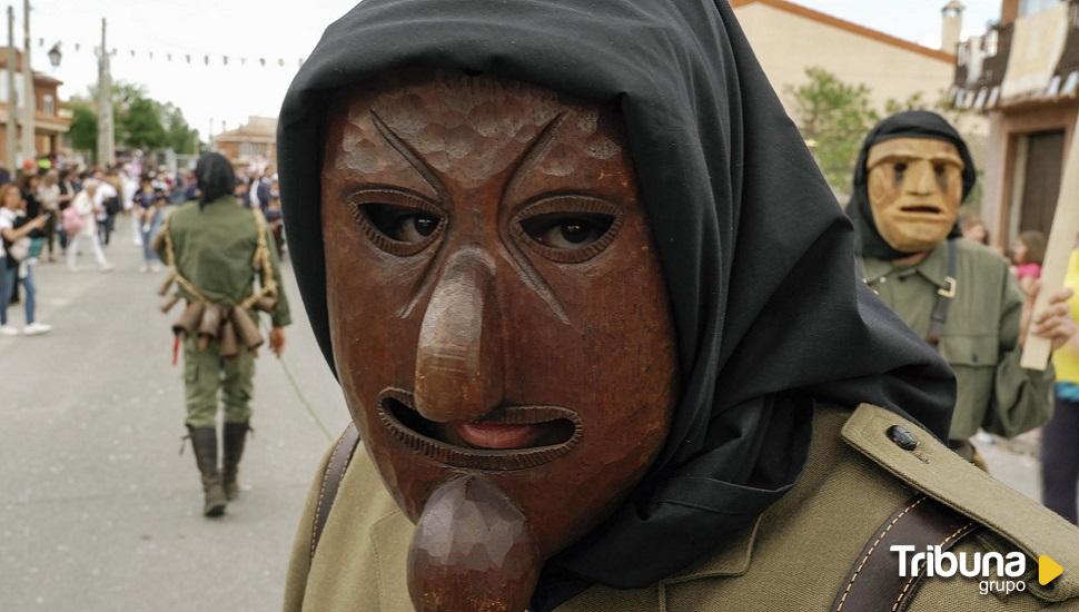 Multitudinaria asistencia en el estreno de Mascarávila como BIC