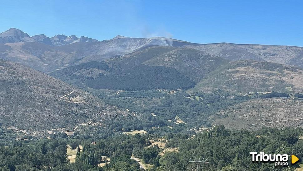 Un rayo, posible causa del fuego en La Aliseda de Tormes