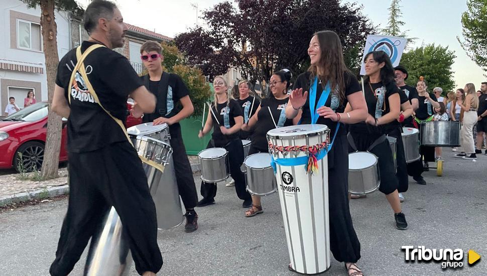 Bandué Percusión se presenta en sociedad para animar el Mercado Medieval