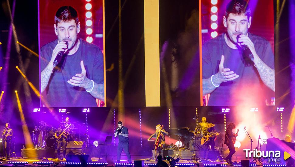 5.000 personas disfrutan de la música de Melendi ante las cumbres de Gredos