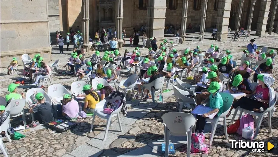 La plaza de la Catedral, telón de fondo del certamen 'Ávila en dos pinceladas'