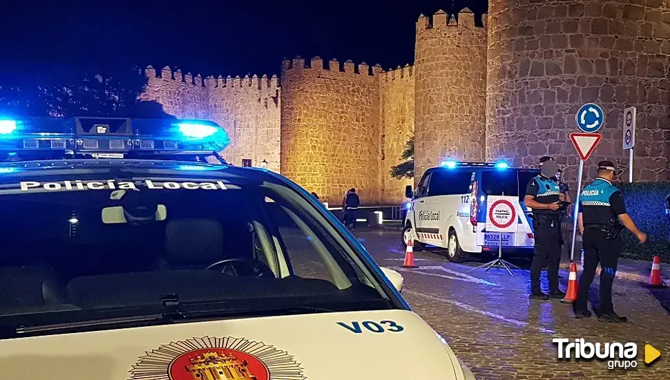 Daños materiales en un accidente de un joven bebido en Ávila