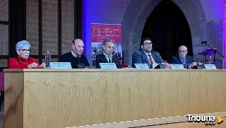 Zapatero presenta el libro del único alcalde socialista de la historia en Ávila