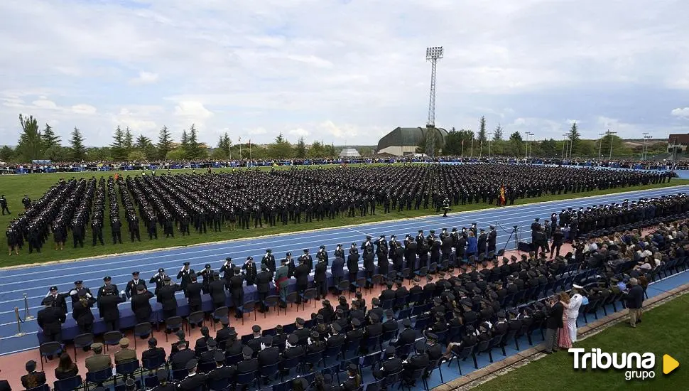 La Escuela Nacional de Policía de Ávila reacciona:  994 alumnos salen hacia Valencia