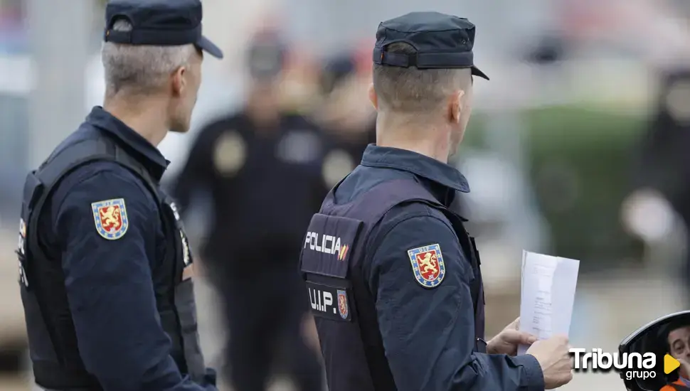 Un alumno de la Escuela de Policía rescata a una mujer en el metro al volver de Valencia