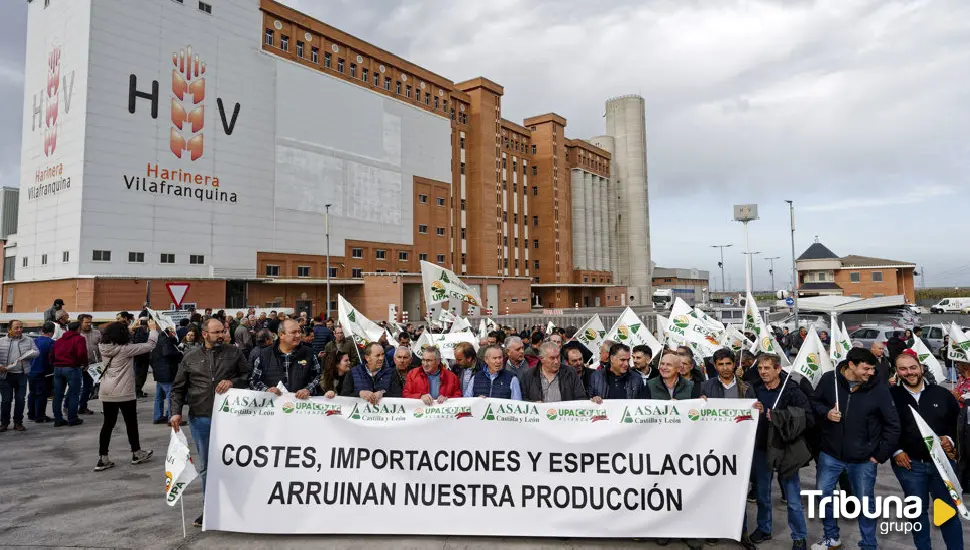 Los agricultores protestan en Arévalo por crisis económica del sector cerealista