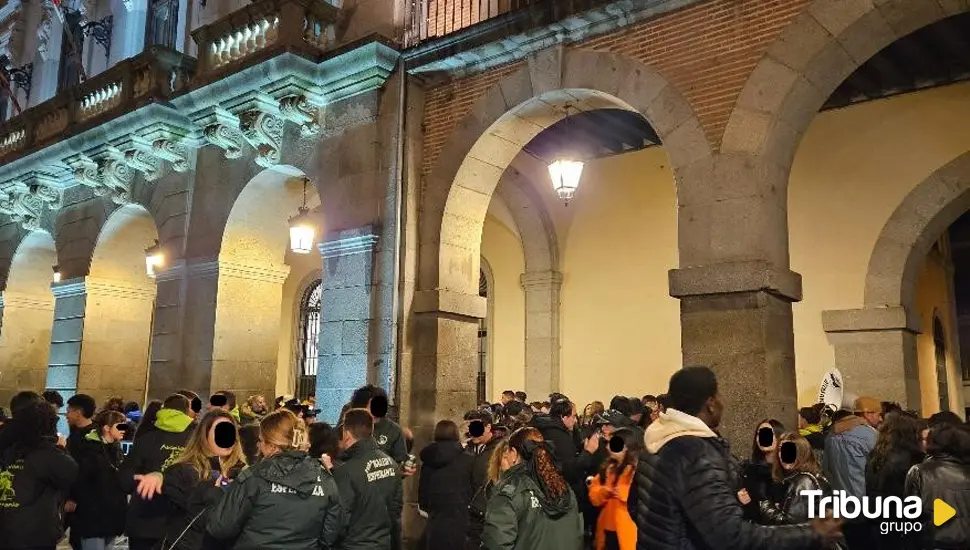Las Peñas dan el pistoletazo de salida al Carnaval en Ávila