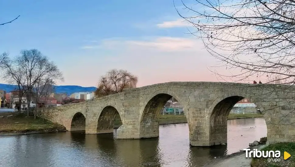 La mora del puente románico de Navaluenga