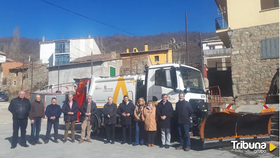 Ochocientos vecinos de Gredos ven mejorada la recogida de residuos con un nuevo camión