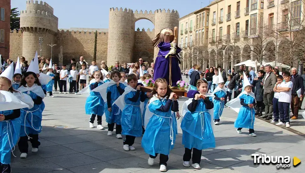 Los más pequeños dan el pistoletazo de salida a la Semana Santa de Ávila