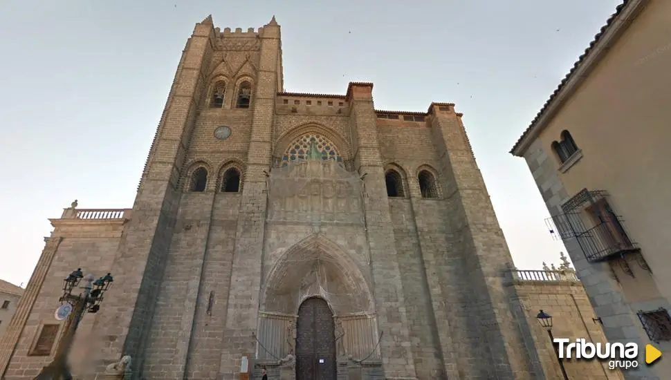 Exposición de las vidrieras del muro norte del transepto en la Catedral de Ávila