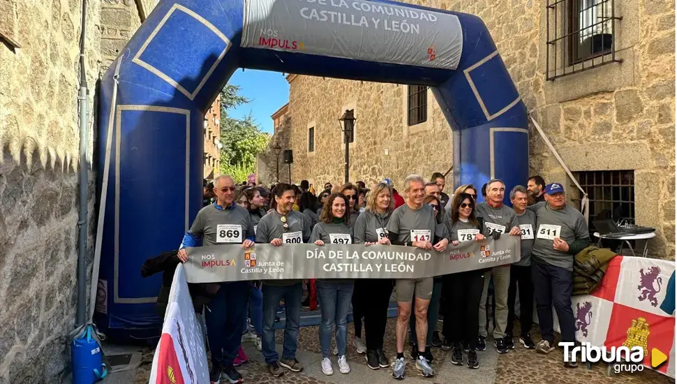 Mil personas participan en la carrera del Día de Castilla y León en Ávila