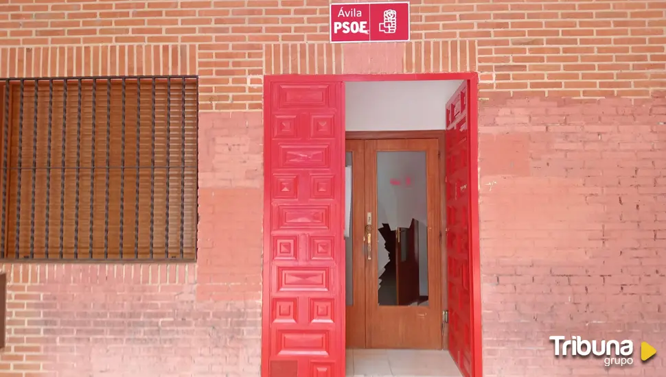 Se analiza una cámara de un edificio tras el ataque a la sede del PSOE