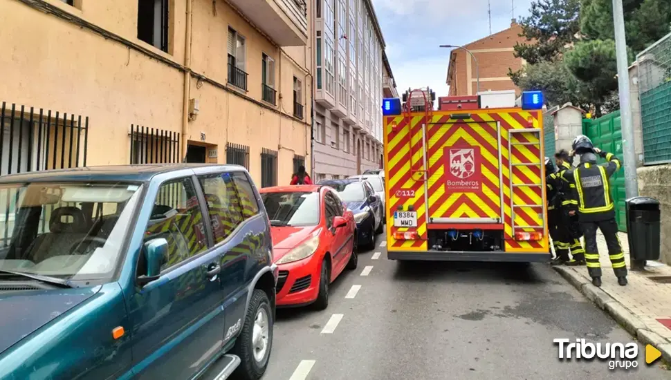 Incendio en una vivienda en la calle Méndez Vigo