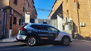 Detenidos dos jóvenes tras dar una paliza a un hombre y robarle el reloj y el móvil