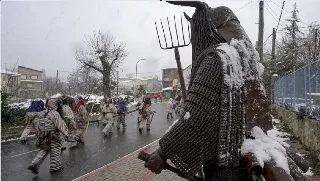 Los cucurrumachos de Navalosa, protagonistas del Domingo Gordo de carnaval